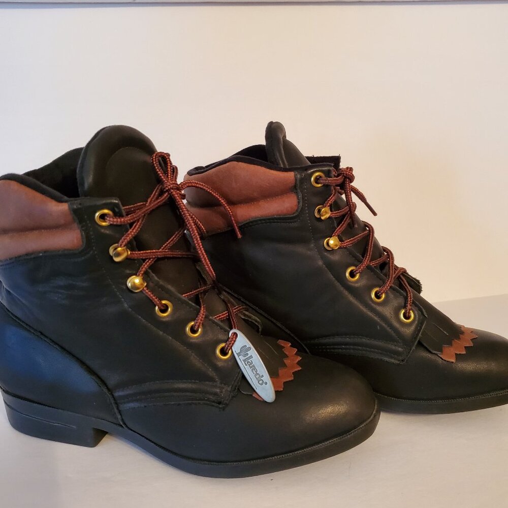 Laredo Women's Perform air 1.5" Hight heel Round Toe Western Ankle Boot Size 7M.